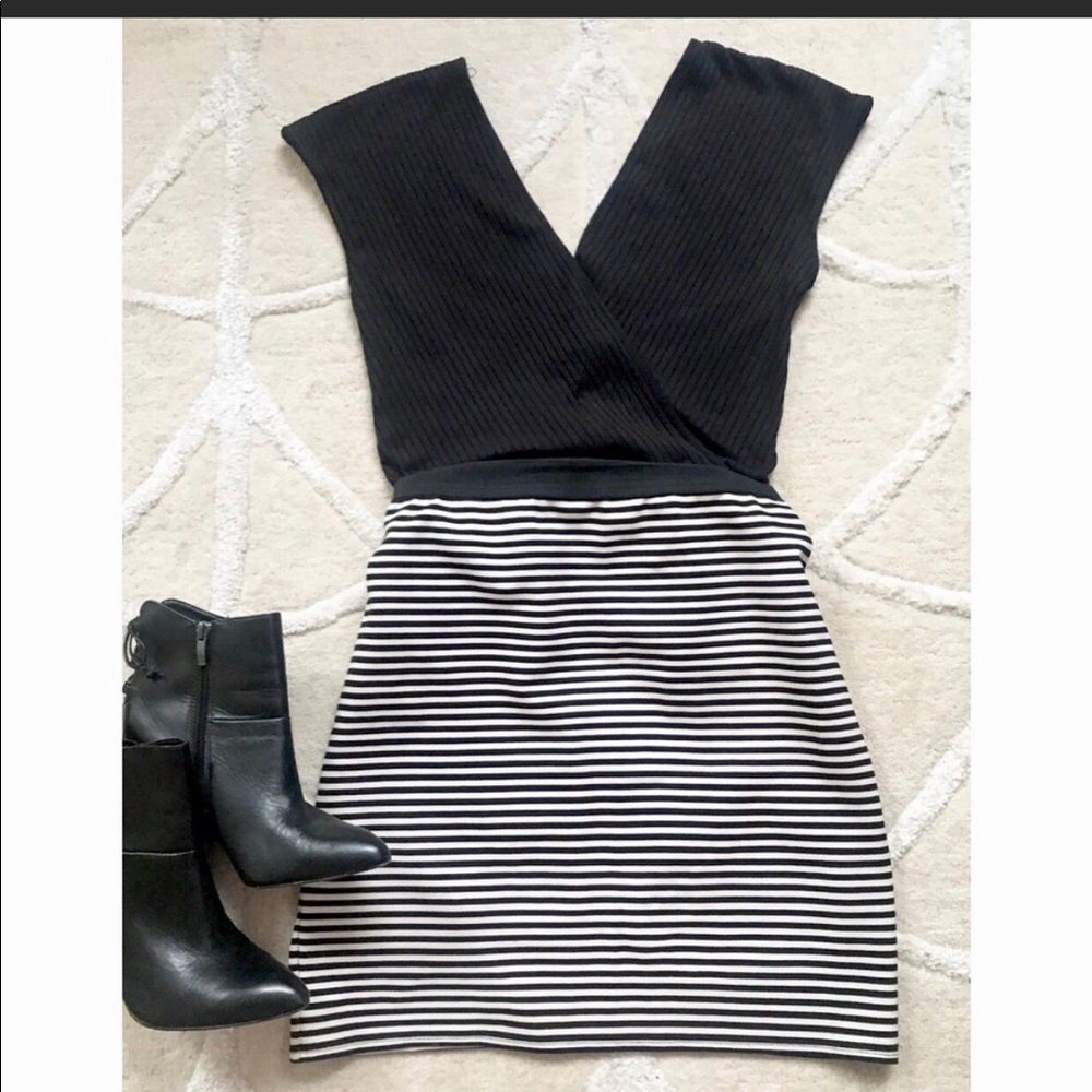 Ann Taylor Loft Black and white skirt